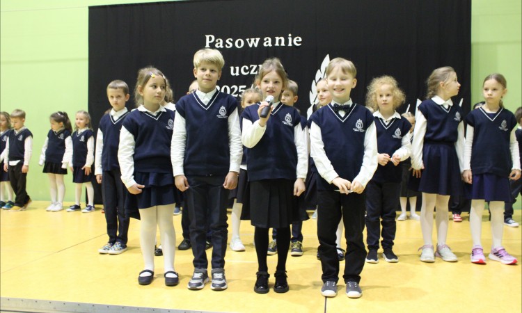 Święto Patrona Szkoły - Pasowanie klas pierwszych